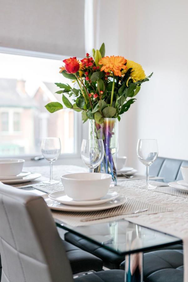 Business & Leisure 2 Bedroom & Parking By Damask Homes 일포드 외부 사진