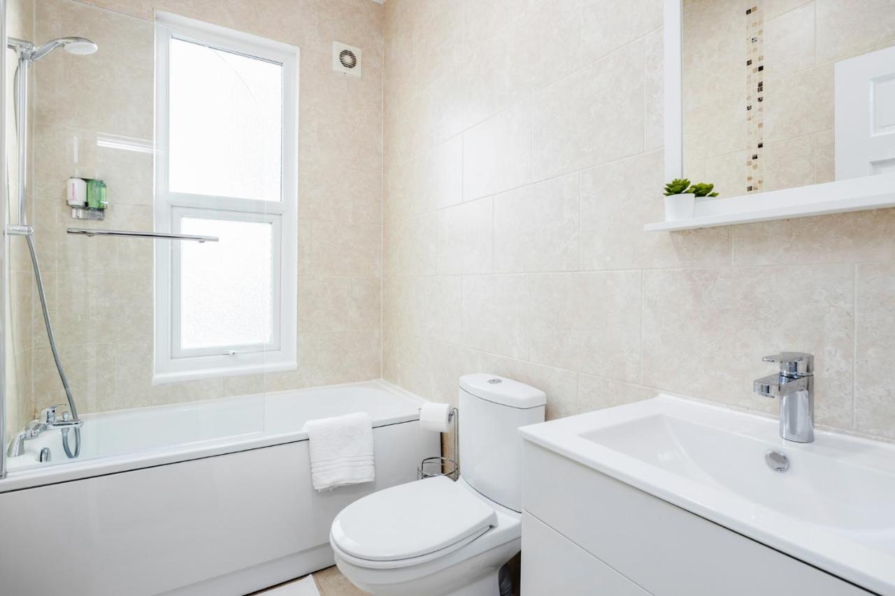 Business & Leisure 2 Bedroom & Parking By Damask Homes 일포드 외부 사진